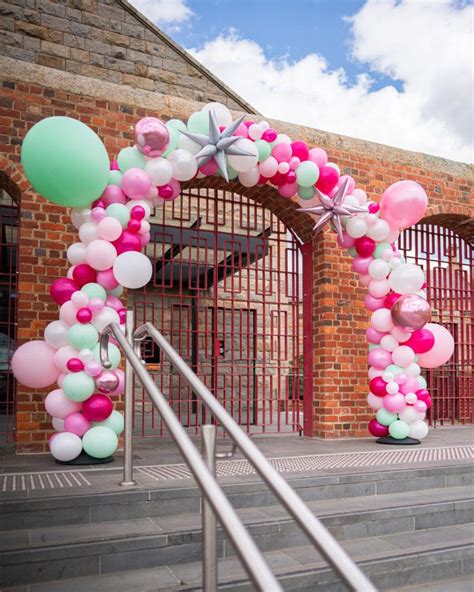 Balloon Arch 99 Luft Events Bendigo Balloons Prop Hire Parties