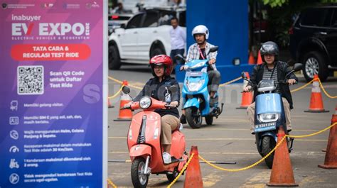 Pajak Sepeda Motor Listrik Vs Motor BBM Selisihnya Bikin Melongo