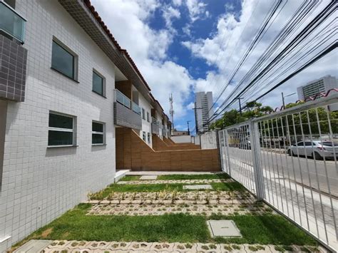 Casa de Condomínio na Rua Aureliano Artur Soares Quintas 1 Janga em