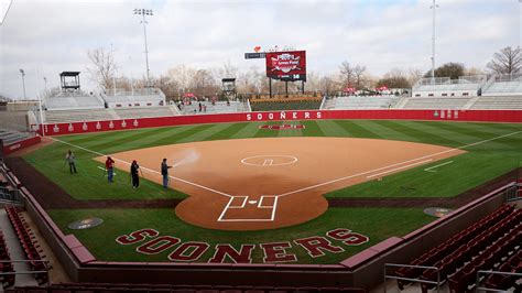 Oklahoma Sooners softball celebrates the opening of Love's Field