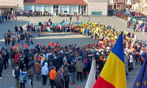 FOTO Cum au serbat în avans elevii Școlii Avram Iancu din Alba Iulia