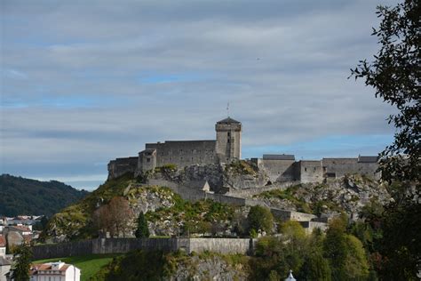 Ch Teau Fort De Lourdes Et Mus E Pyr N En Guidevoyageur Fr