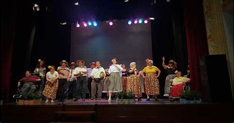 El Centro Ocupacional La Noria Triunfa En El Teatro Cervantes Con El