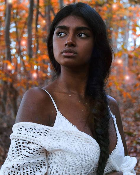 Amelie Barras Dark Skin Women Beautiful Dark Skinned Women Long Hair On Top