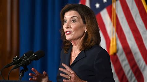 Kathy Hochul Becomes New Yorks First Female Governor