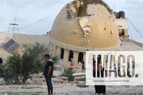 231008 Gaza Oct 8 2023 People Stand By A Destroyed Mosque