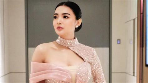 Wajahnya Sering Terpampang Di Body Truk Wika Salim Bangga Jadi Idola