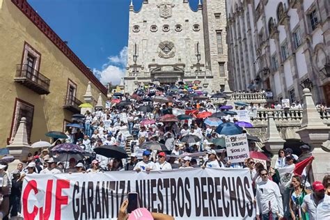 Trabajadores del Poder Judicial protestan en Guanajuato por extinción