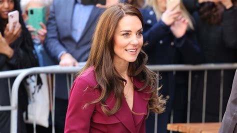 Kate Middleton Strikes Again In An Attainable Burgundy Wrap Dress Glamour