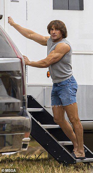 Zac Efron Showcases His Wrestler Transformation On The Iron Claw Set As