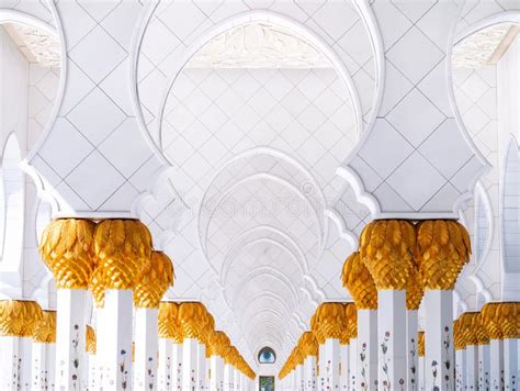 Pasillo De M Rmol Blanco De Las Puertas Del Arco De Sheikh Zayed Mosque