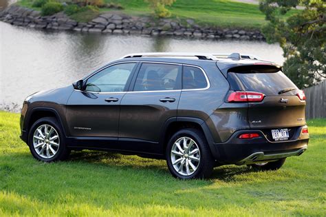 Jeep Cherokee Over 10 000 SUVs Recalled For Fire Risk Autosopedia