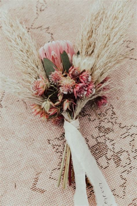 Bruidsboeket Herfst Herfstbloemen In Je Boeket ThePerfectWedding Nl