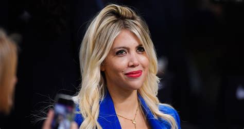 PSG Wanda Nara S Offre Un Petit Plaisir