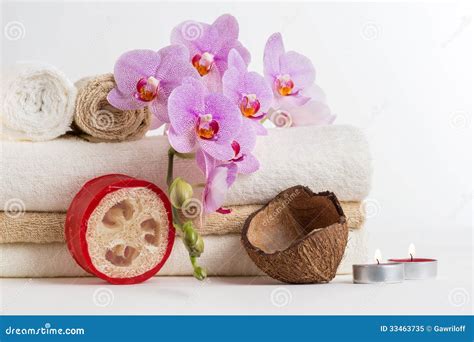 Health Spa and Flower Orchid. Spa Treatment - Relax with Candles Stock ...