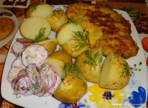 Kotlet Schabowy M Ode Ziemniaki I Sur Wka Z Rzodkiewki