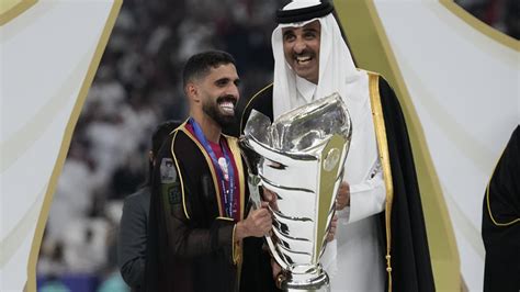 رئيس الإمارات يوجه رسالة لأمير قطر بعد تتويج منتخب بلاده بكأس آسيا Rt