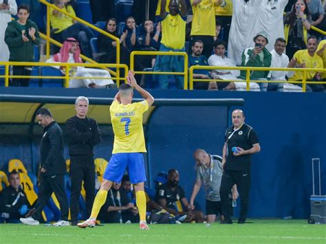 CĐv Al Nassr Phát Sốt Vì Ronaldo đổ Gục Xuống Sân Tại Cúp C1 Châu Á