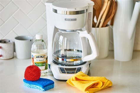 How To Clean A Coffee Machine With Baking Soda : How To Clean A Coffee Maker With Baking Soda ...