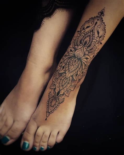 𝓛𝓪 𝓭𝓪𝓶𝓮 𝓰𝓪𝓷𝓽𝓮𝓮 on Instagram: “#ornementaltattoos #piedtattoo #alexandralabeguerie #ladamegantee ...