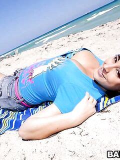 Round Assed Brunette Pyrah Lee With Hot Big Tits Prefers Cockriding To Sunbathing