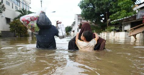 Daerah Tetapkan Status Tanggap Darurat Bencana Banjir Dan Longsor