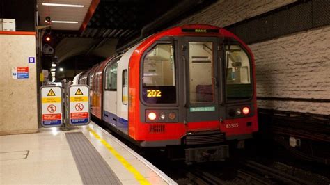 Waterloo And City London Underground Line Reopens Ahead Of Schedule