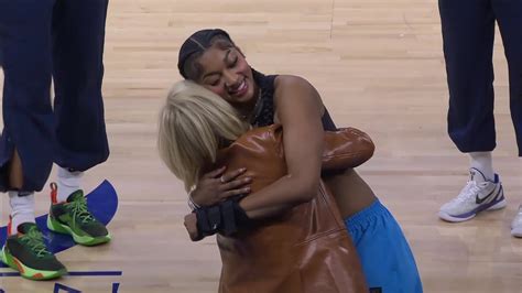 🥰 Angel Reese And Kim Mulkey Reunite Chicago Sky Vs Dallas Wings Wnba