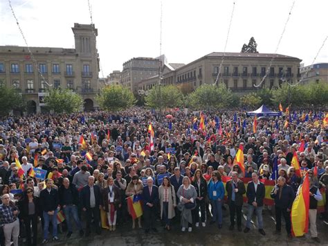 Miles de personas rechazan en Pamplona la ley de amnistía y llaman a