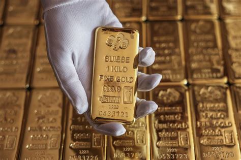 Gold Hits Record High As US Inflation Data Cements June Rate Cut Bets