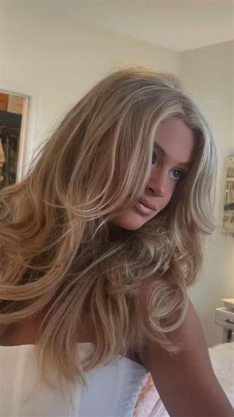 Blonde Honey Blonde Hair Blonde Hair Inspiration Beauty Hair Makeup