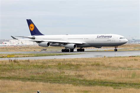 Old Livery Vs New Livery Challenge Lufthansa Airport Spotting