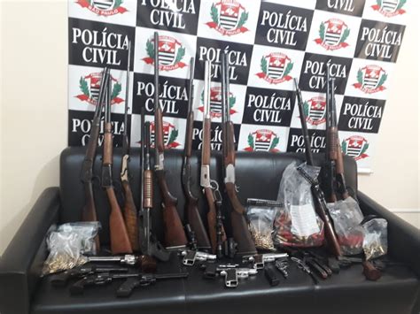 Pecuarista Preso Ap S Pol Cia Encontrar Arsenal Dentro De Im Vel Em