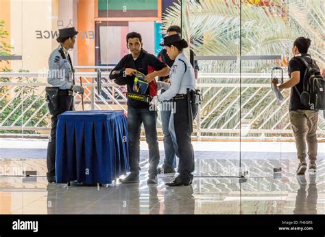 security  high  shoppers  asias largest shopping complex mall