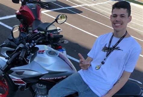 Motociclista Que Comprou Moto H Um M S Morre Em Acidente Amigos