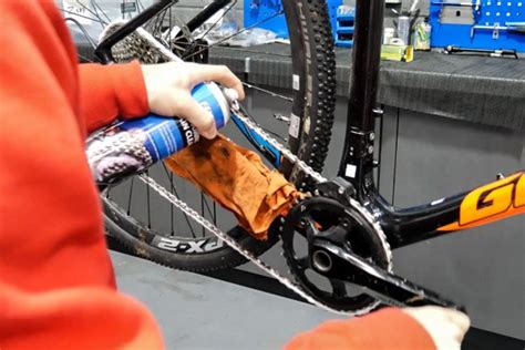 How To Lube Your Chain Bike Maintenance Tips Tredz Bikes