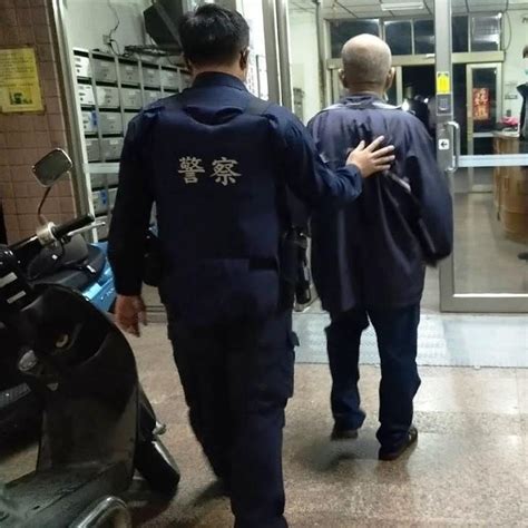 年長翁暗夜大富路徘徊佇立觀望，竹園暖警援助護送安全返家 好視新聞網