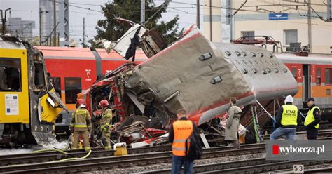 Czołowe zderzenie pociągów w Gdyni Pięć osób jest rannych