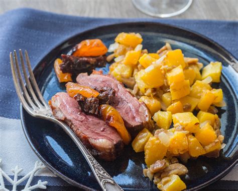 Rôti de magret de canard aux pruneaux et abricots Recette pour Noël