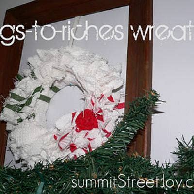 Rags To Riches DISH TOWEL Christmas Wreath Tip Junkie