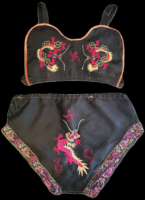 Vintage 1940s 50s Sweetheart Lingerie Set Embroidered Bra And Bottoms Dragons WWII Era Vintage