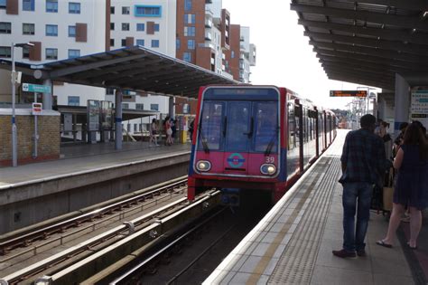 Greenwich Dlr Station © Stephen Mckay Geograph Britain And Ireland