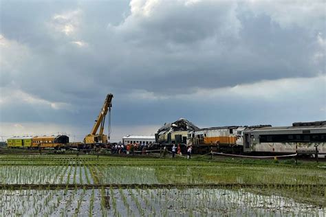 Korban Luka Tabrakan Kereta Di Cicalengka Haurpugur Dirawat Di 6 RS Dan