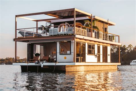 How To Furnish a Luxury Houseboat – Martini Luxury Houseboats ...