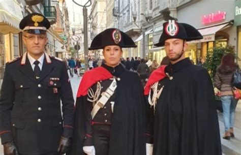 I Carabinieri In Grande Uniforme Speciale Per Le Vie Del Centro Di Sanremo