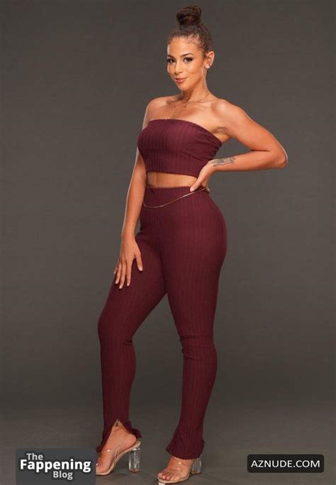 Samantha Irvin Sexy And Nude Photos Collection AZNude