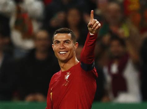 Ronaldo gives Portugal late win on 200th international appearance | Reuters