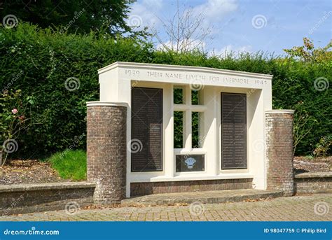 East Grinstead West Sussexuk August 14 View Of The War Memorial