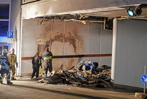 Brand In Hohenstein Ernstthal M Lltonnenfeuer Greift Auf Hauswand Ber