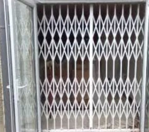 Red Oxied Mild Steel Ms Collapsible Gates For Residential At Rs